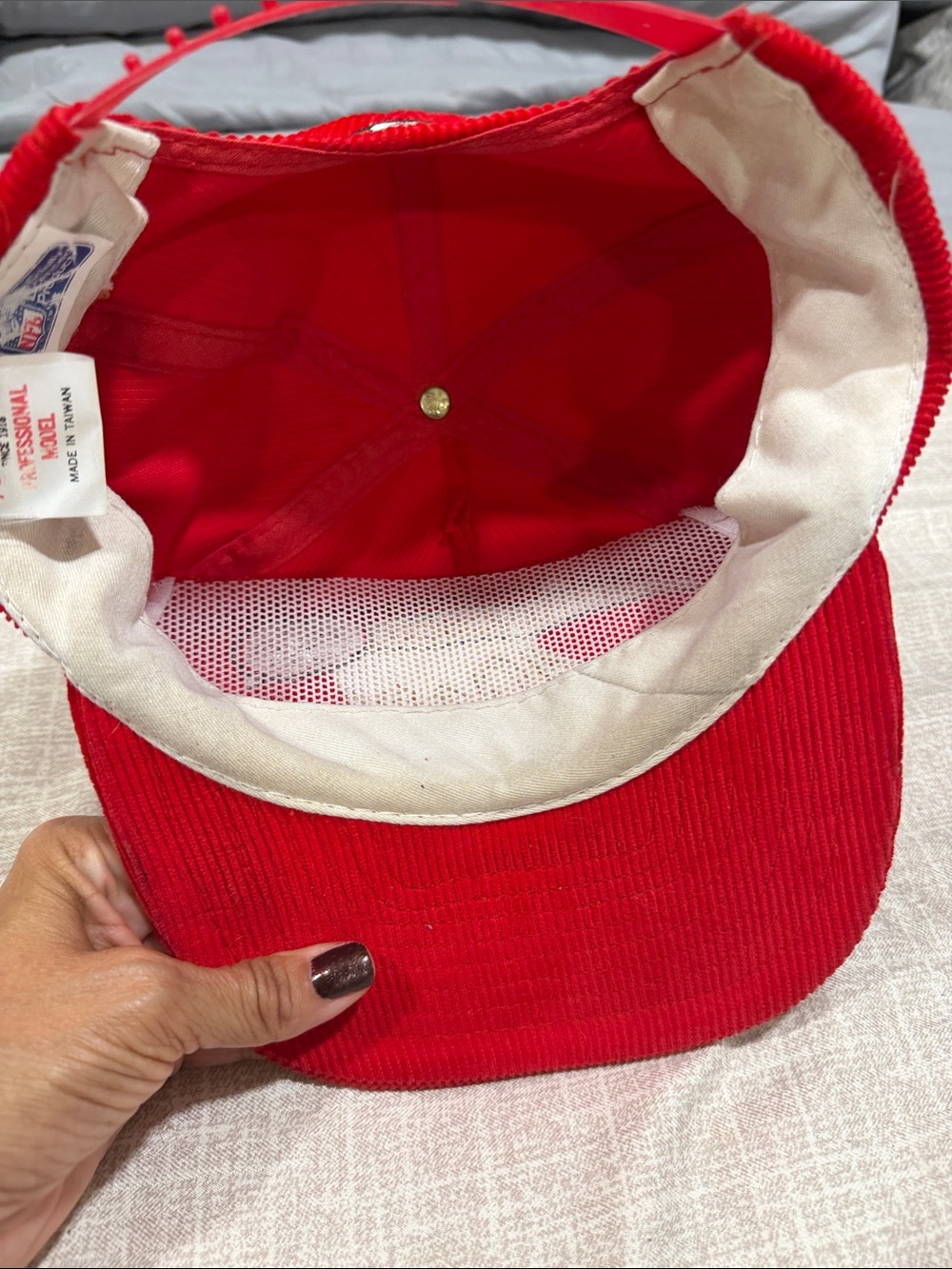 NFL San Francisco 49ers Red Corduroy Hat with Gold Embroidery - Picture 4 of 5